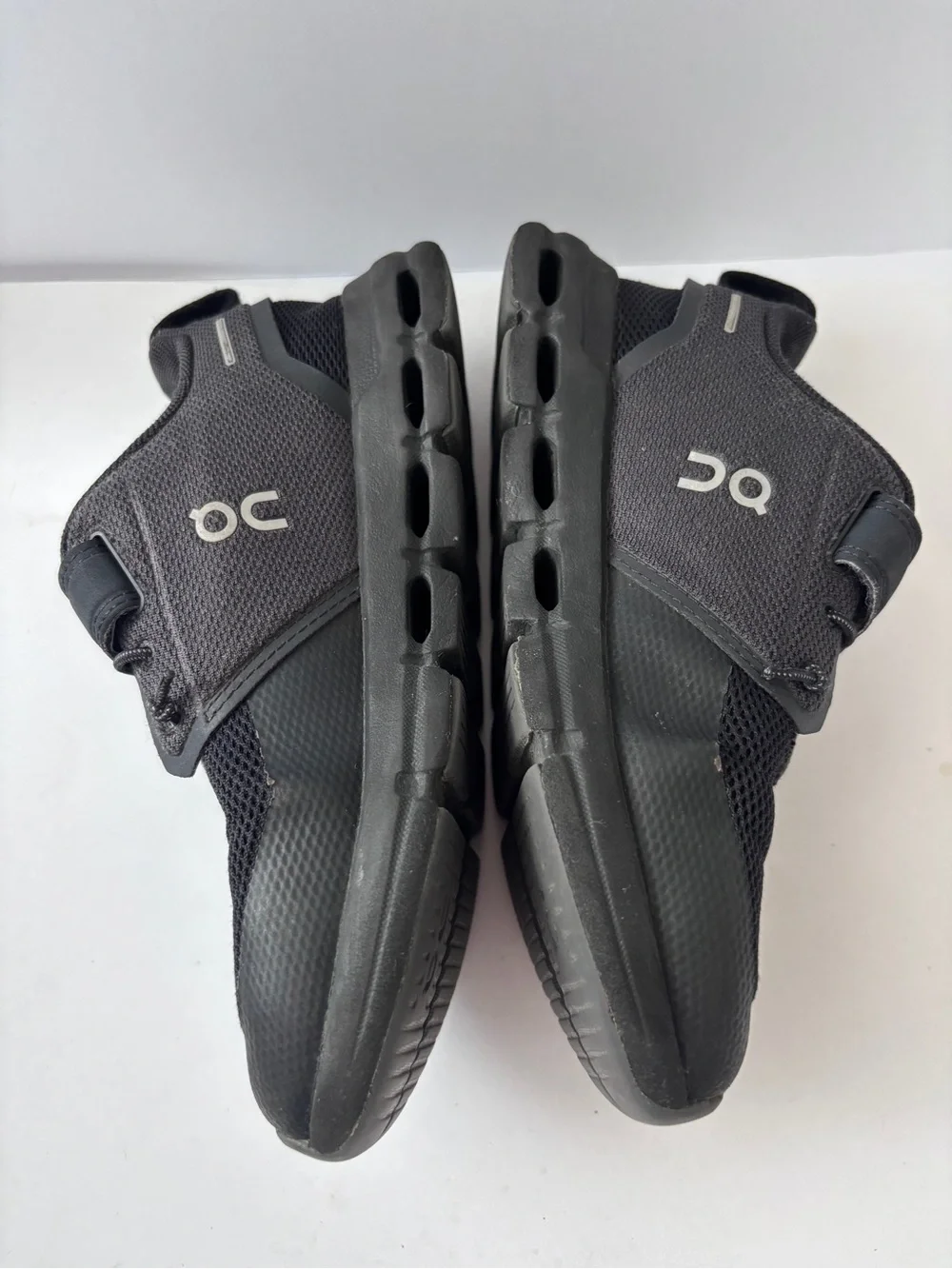 On Cloud Play Youth Slip On Triple Black Running Sneaker Shoes US Kids Size 12.5